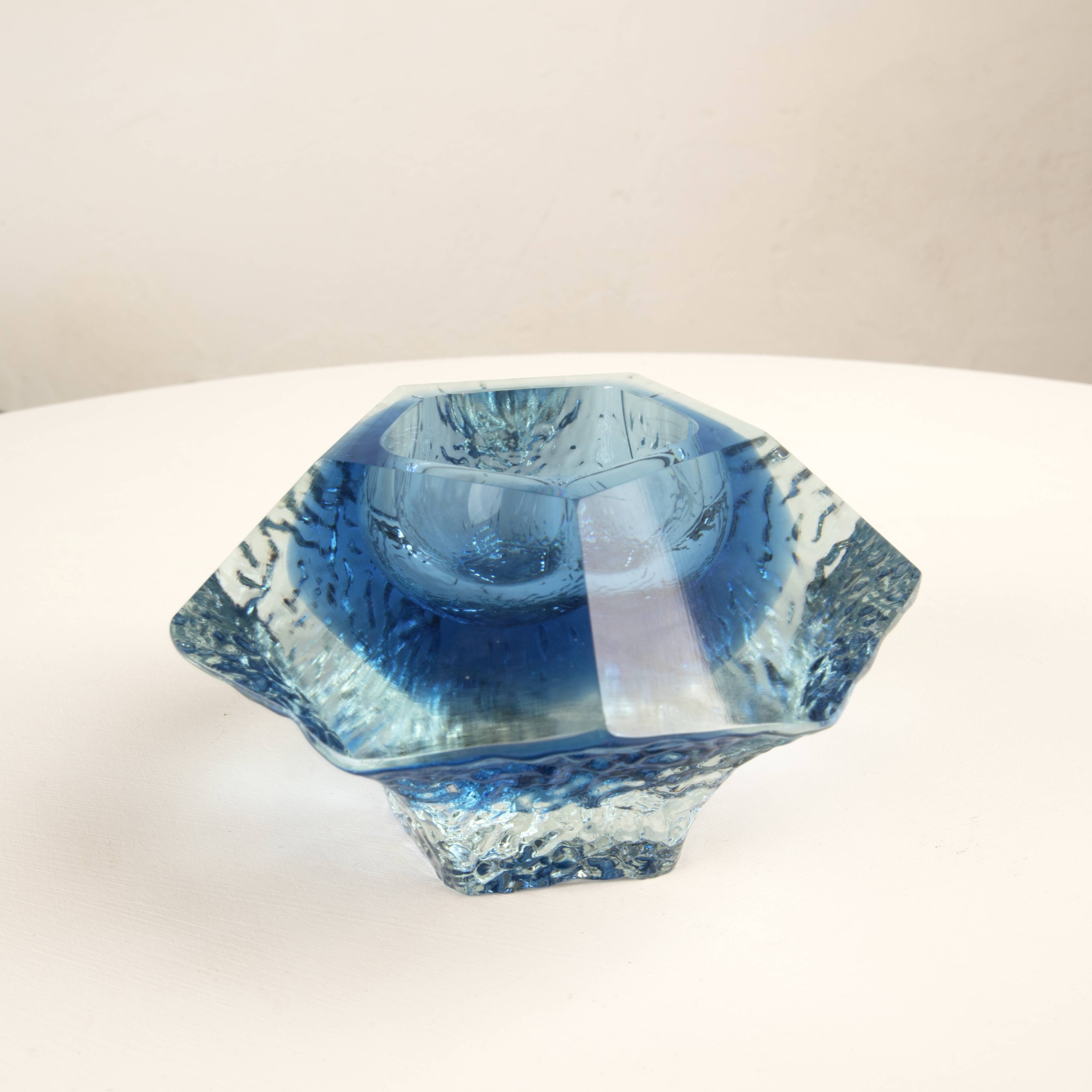 Sculptural submerged glass ashtray by Gianfranco Mandruzzato Murano