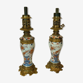 Paire de lampe en porcelaine de chine piétement en bronze ciselé XIX siècle