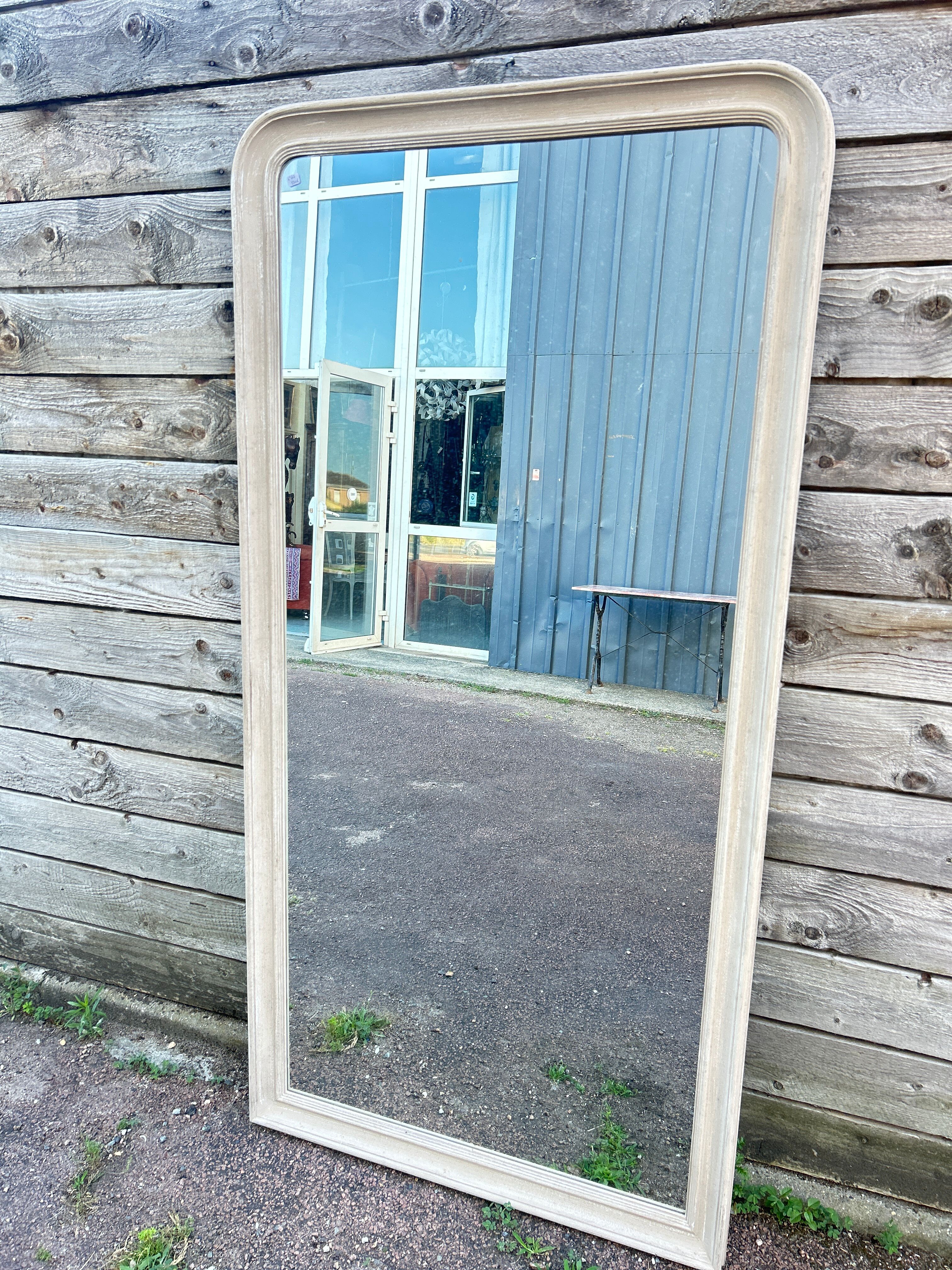 Miroir peint en gris, style Louis Philippe
