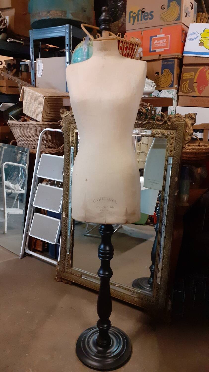 Sewing manequin
