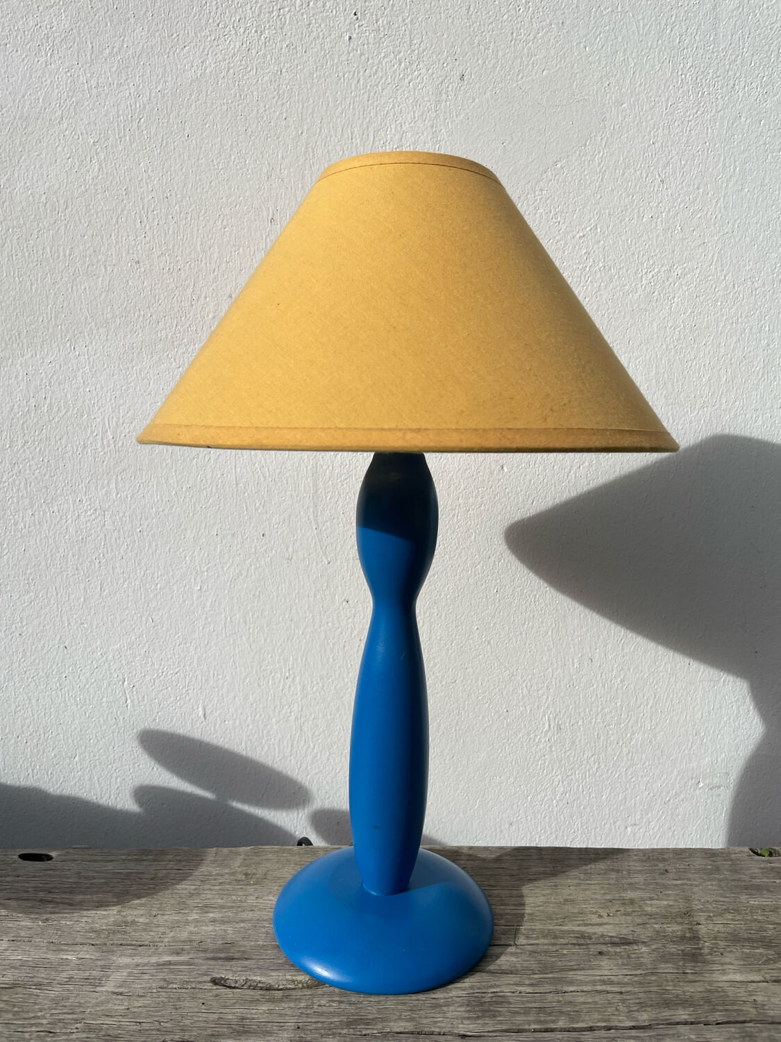 Blue and yellow turned wood lamp SCE 1990