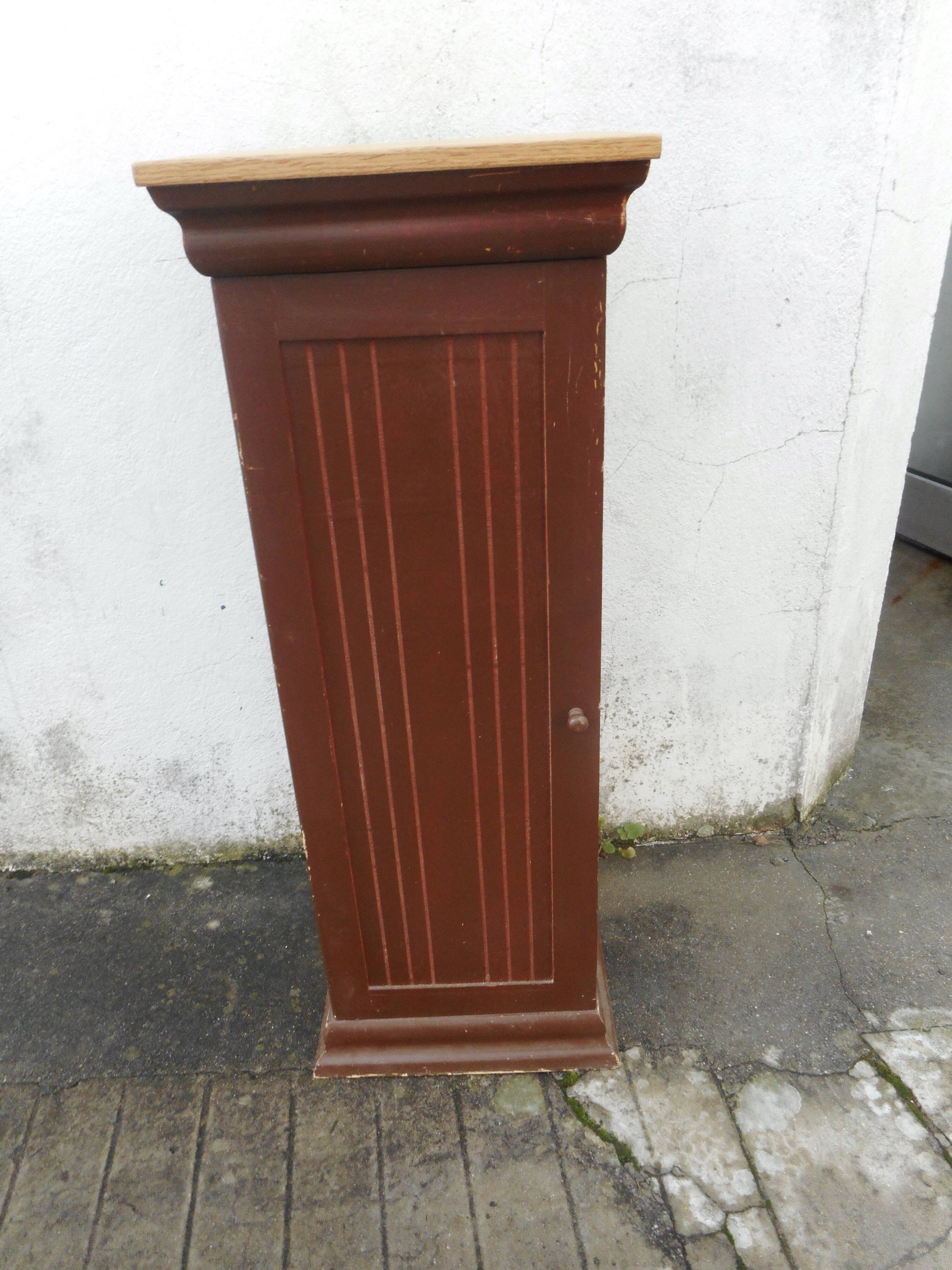 Side furniture, one door with shelves