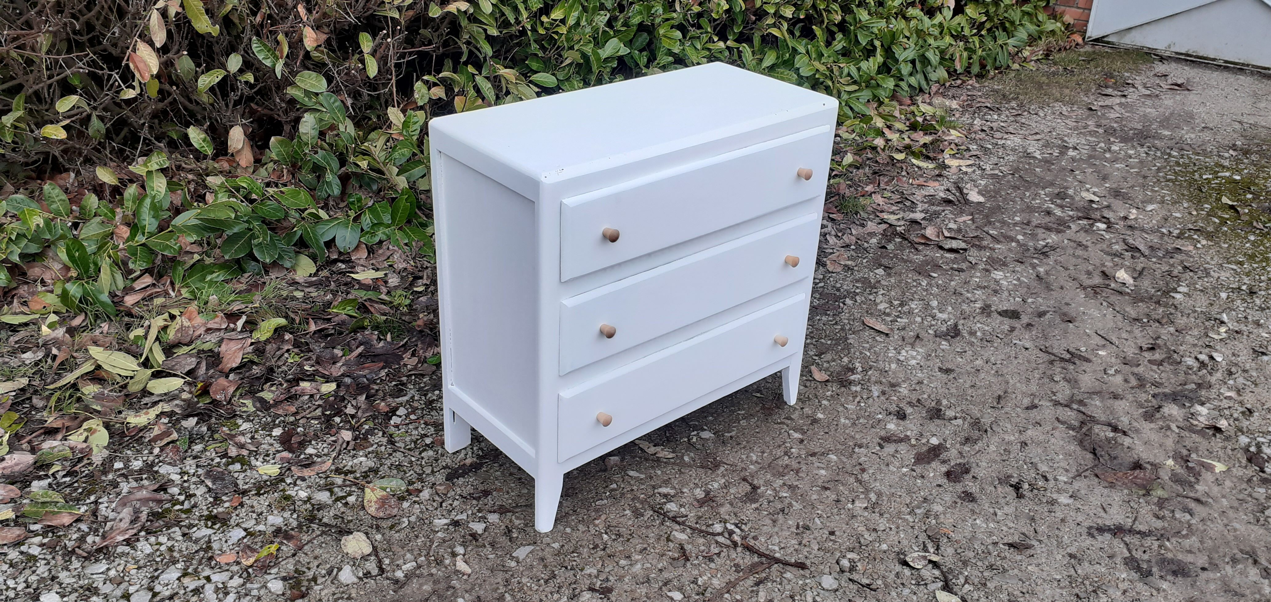 Chest of drawers 3 drawers feet compass year 50 vintage white