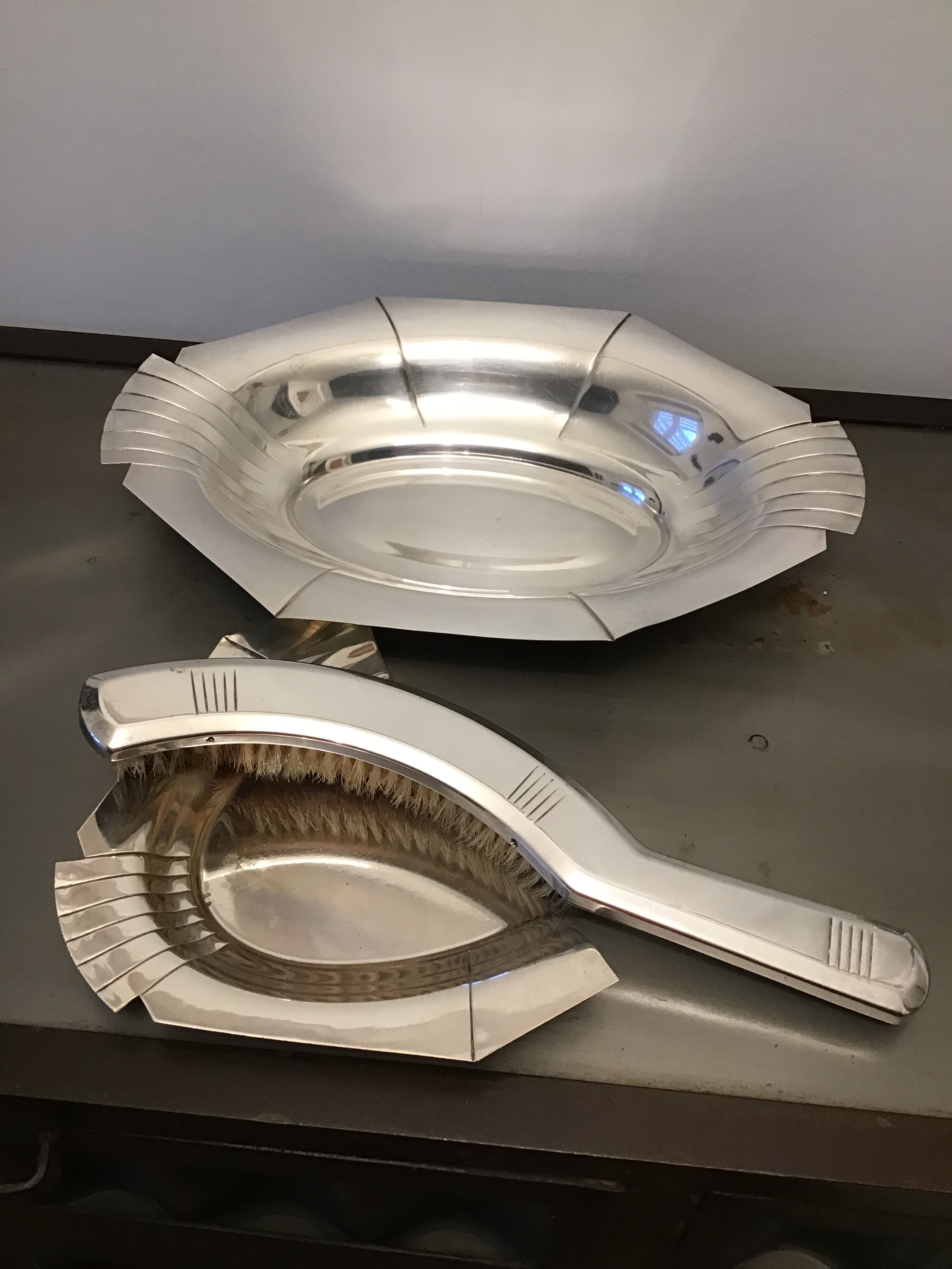 Dish and collect silver art deco crumbs
