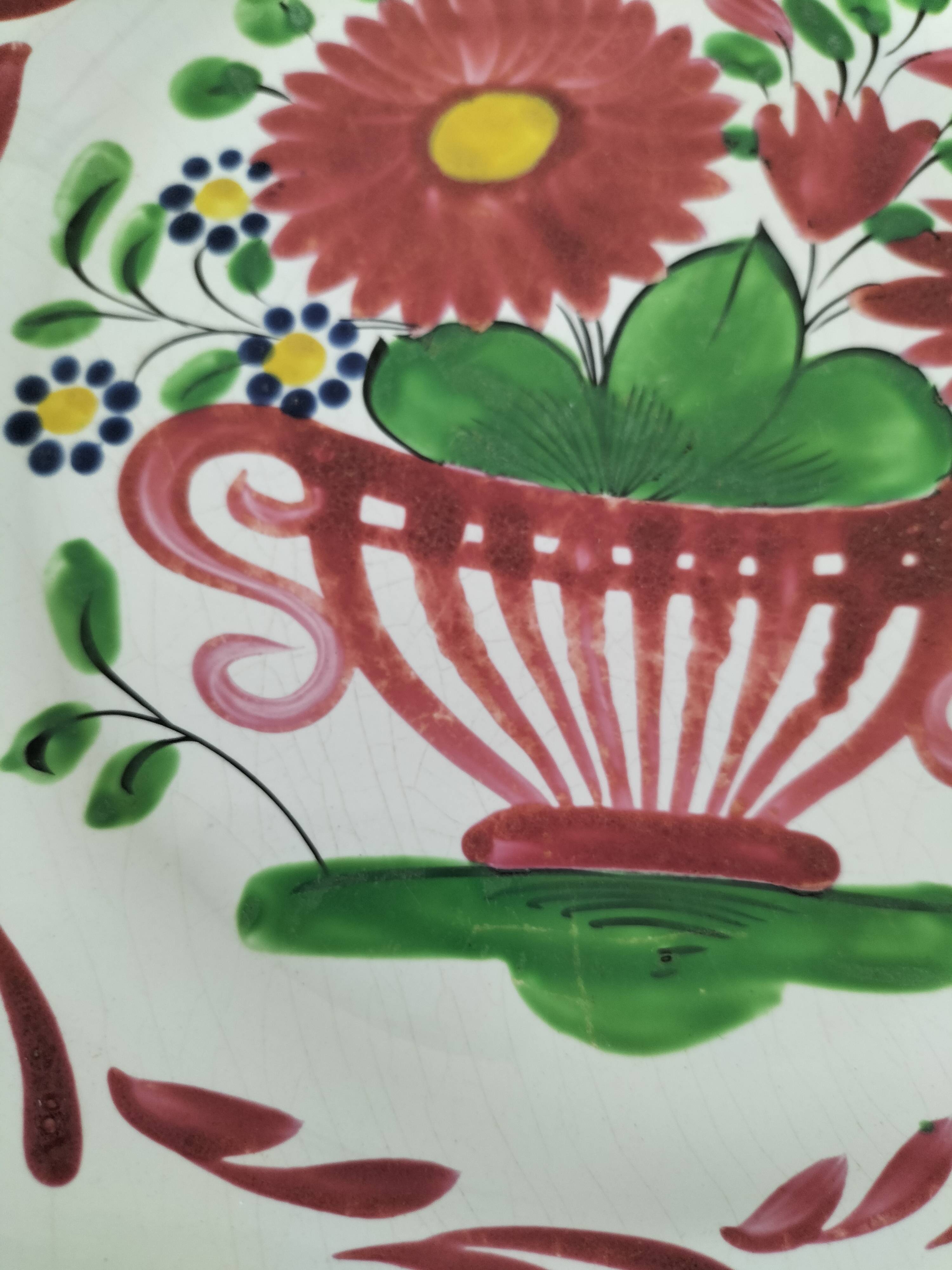 Saint-Clément plate – floral basket decoration with lyre handles – circa 1910