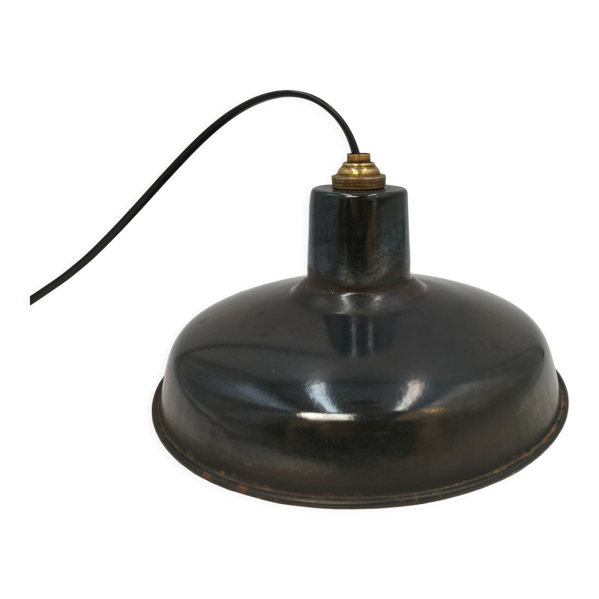 Industrial lamp in enamelled sheet metal