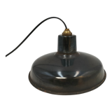 Industrial lamp in enamelled sheet metal