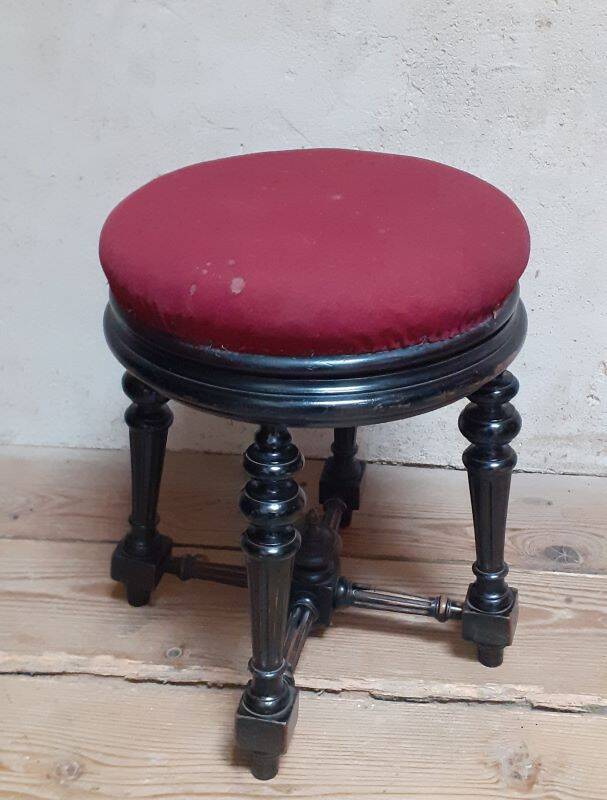 Napoleon III piano stool without its screw