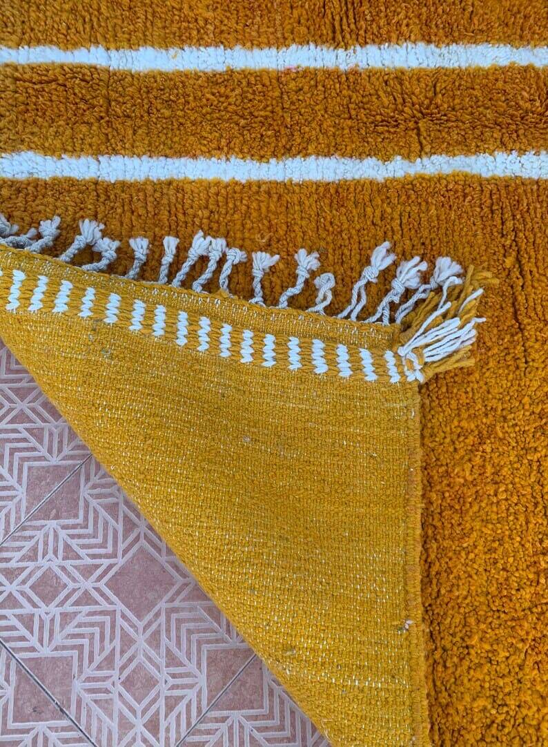 Handmade Berber rug in pure wool, size 150 x 250 cm