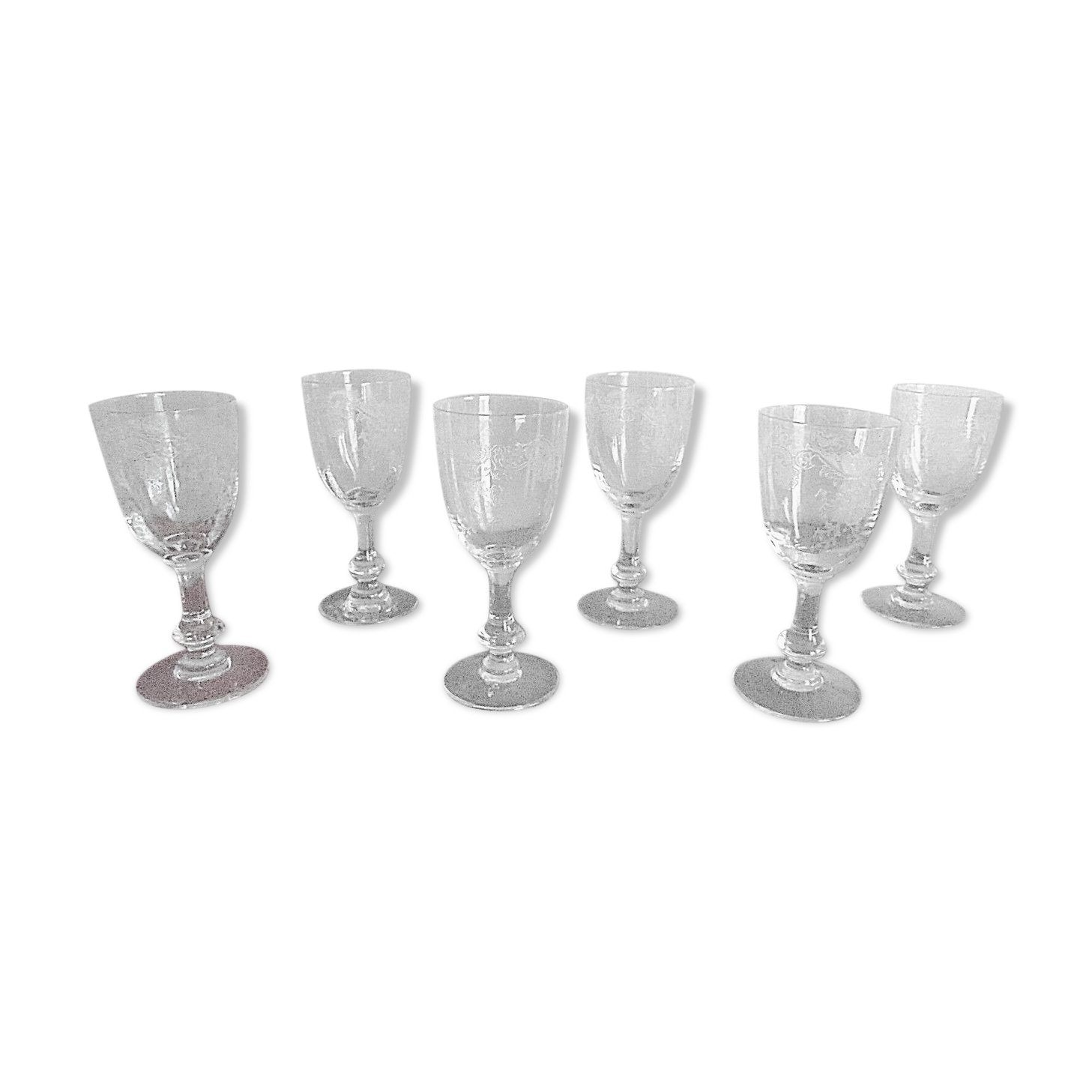 6 glasses of crystal liqueur St Louis including 1 signed chiseled motifs