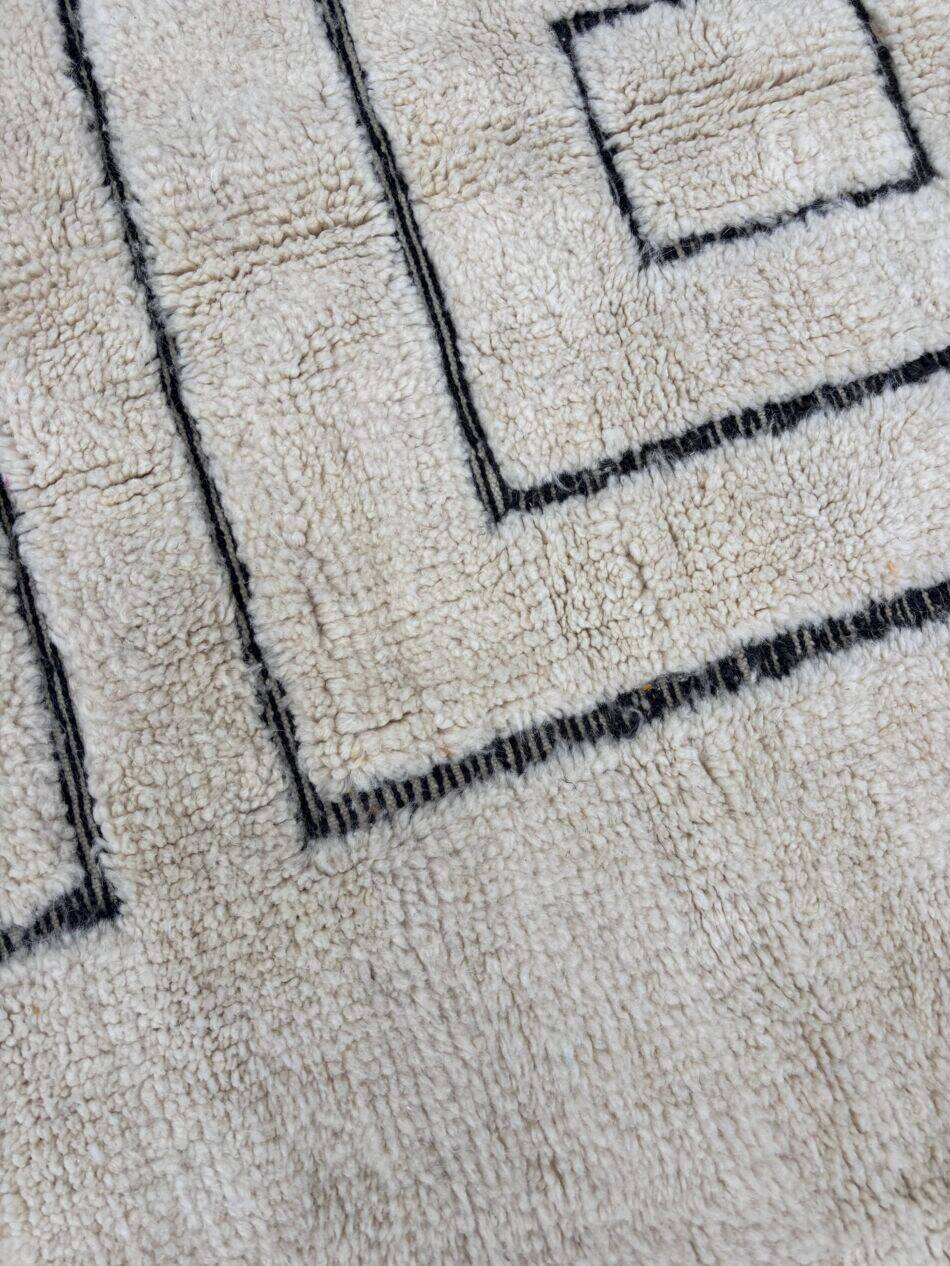 Traditional handmade Berber rug 250cmx150cm