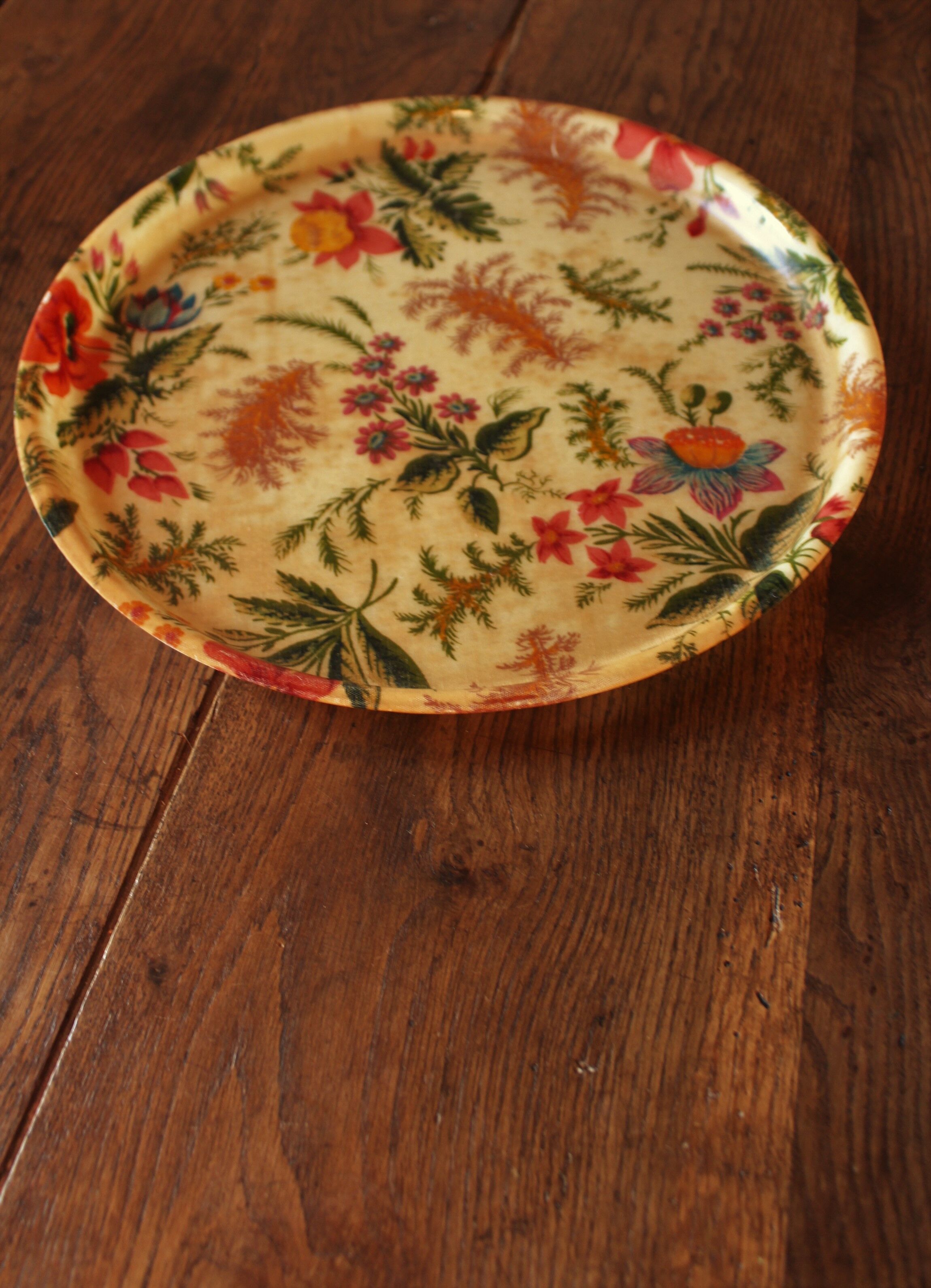 Round top vintage plastic flowers