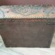 Ancien coffre en bois et cuir