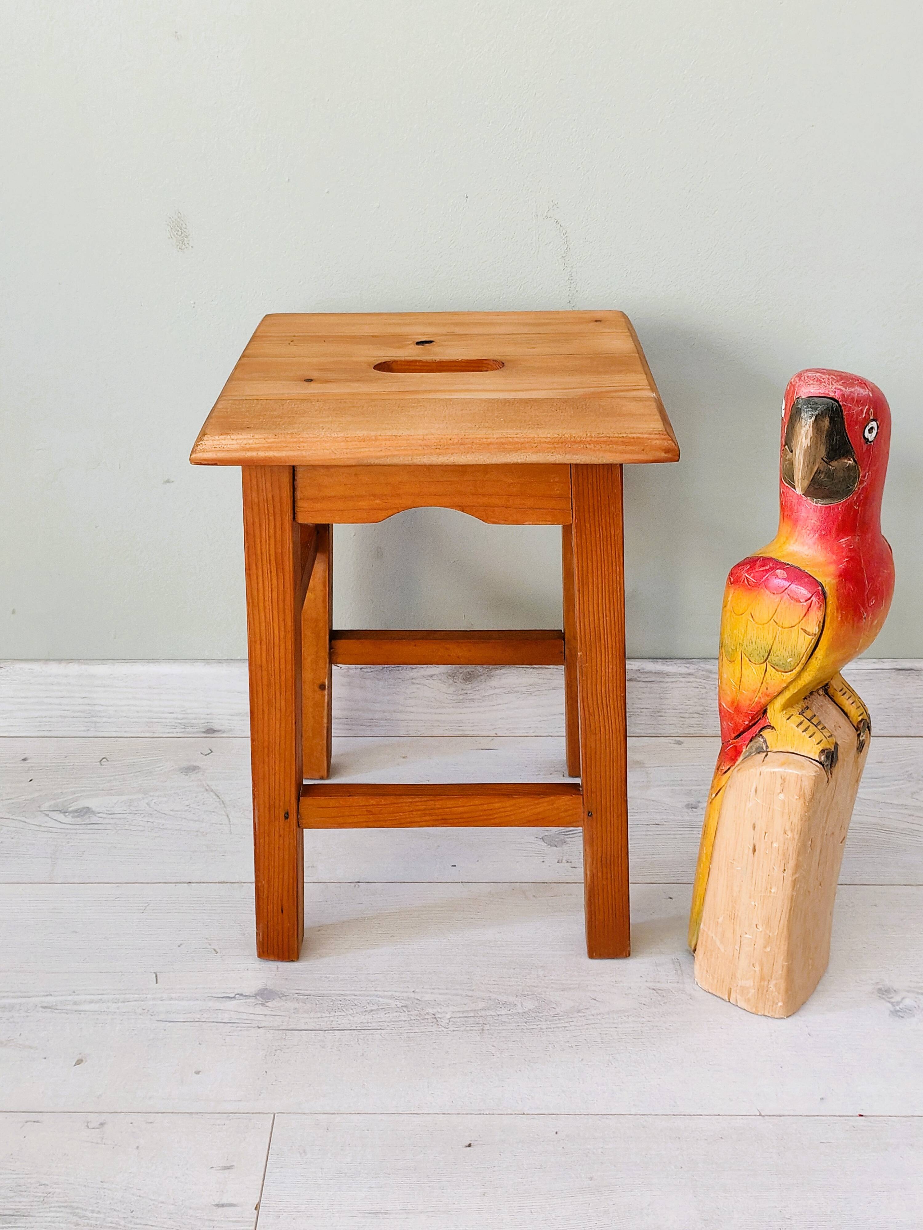 Rustic stool in solid pine