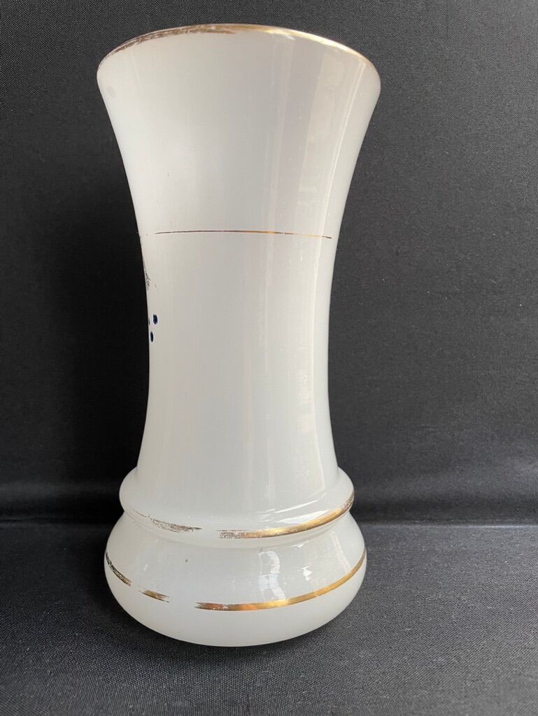Vase napoleon iii opalescent white opaline