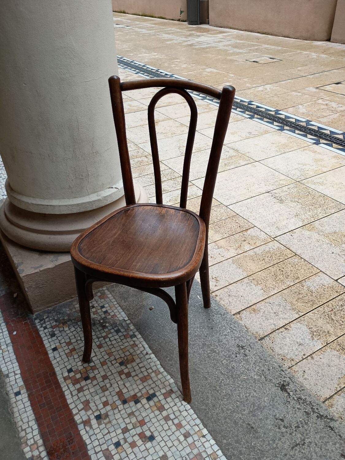 Bistro chair