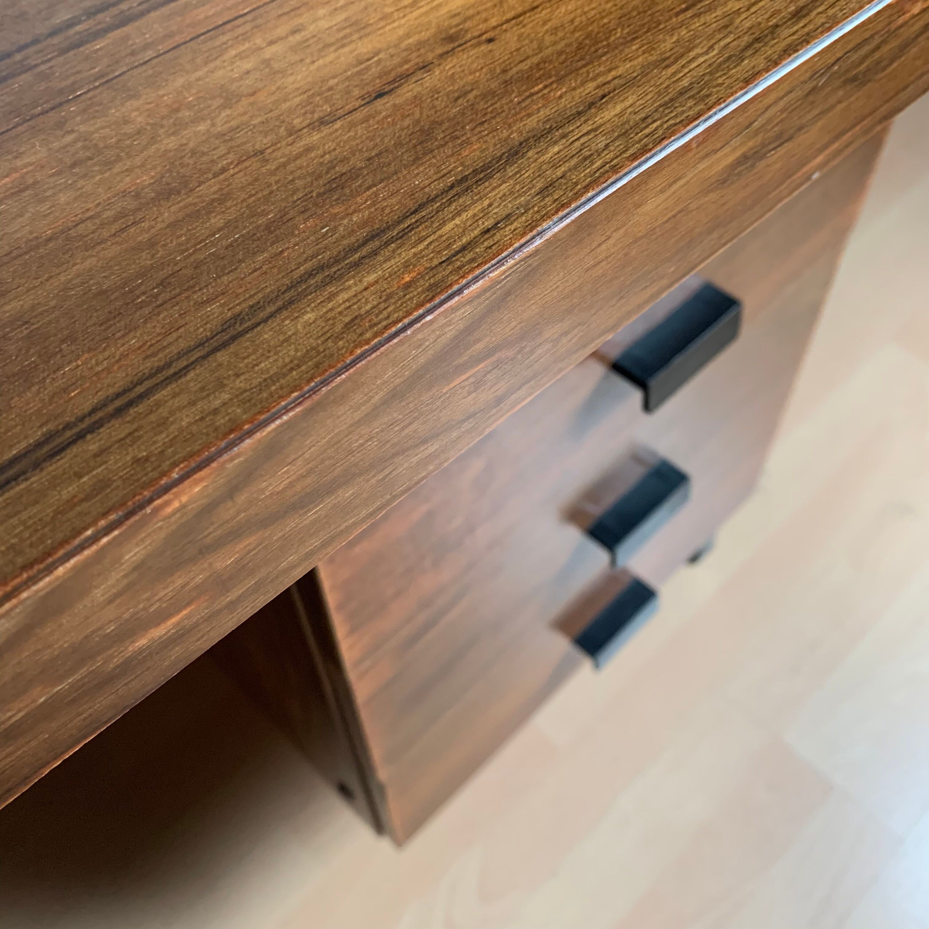 Vintage modernist office