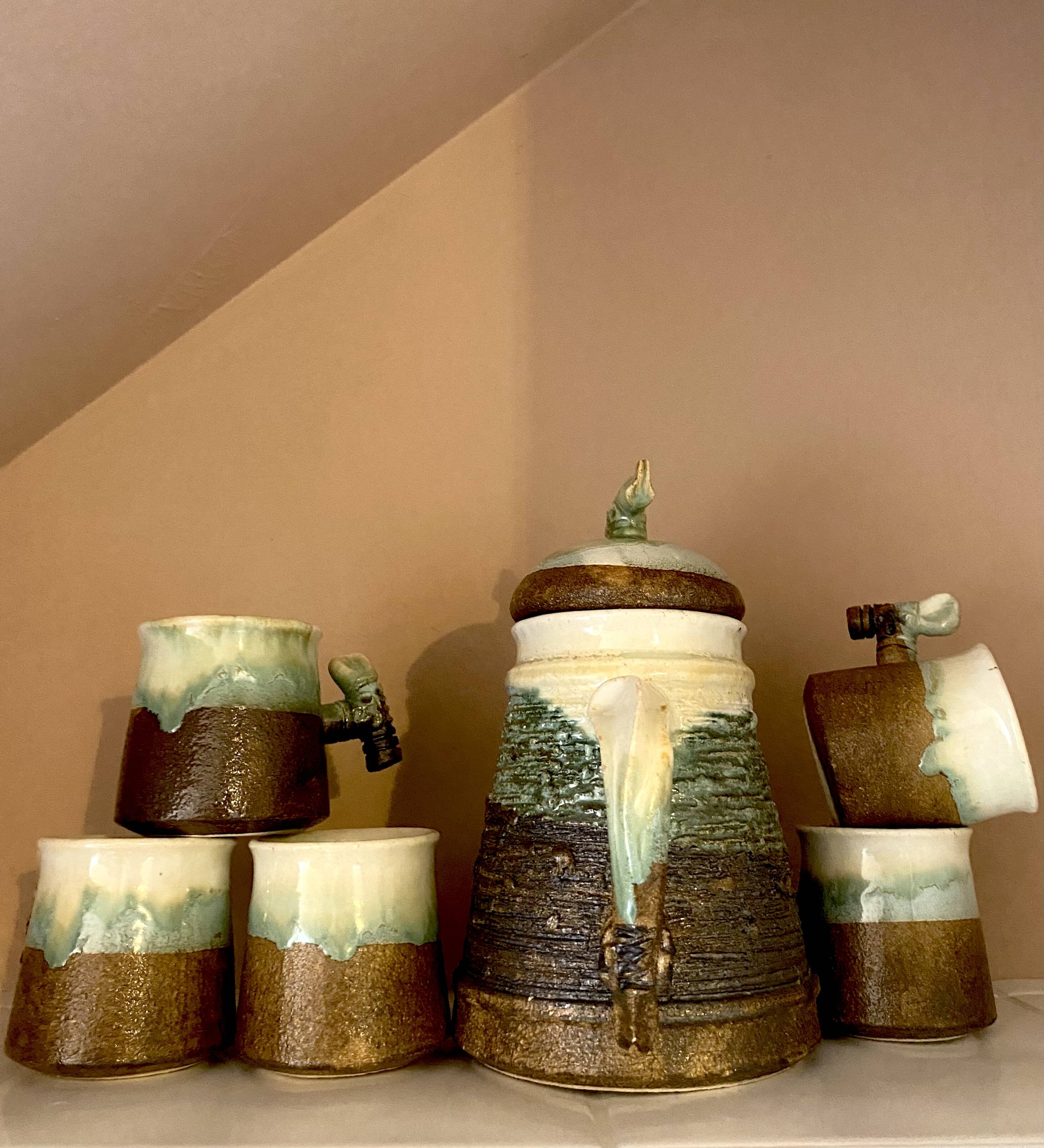 Cafetière, tasses céramiques organiques