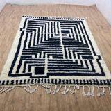 Handmade black and white Beni Ouraine Berber rug, size 150 x 250 cm