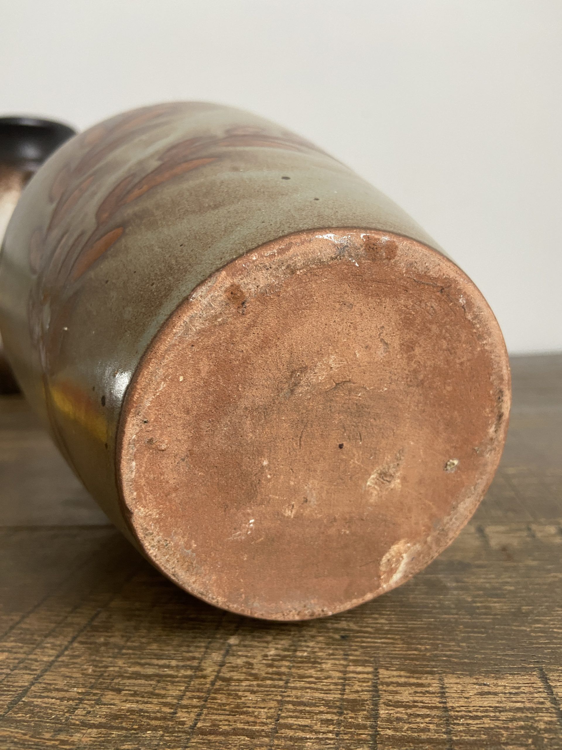 Vintage ceramic vase vegetal decoration