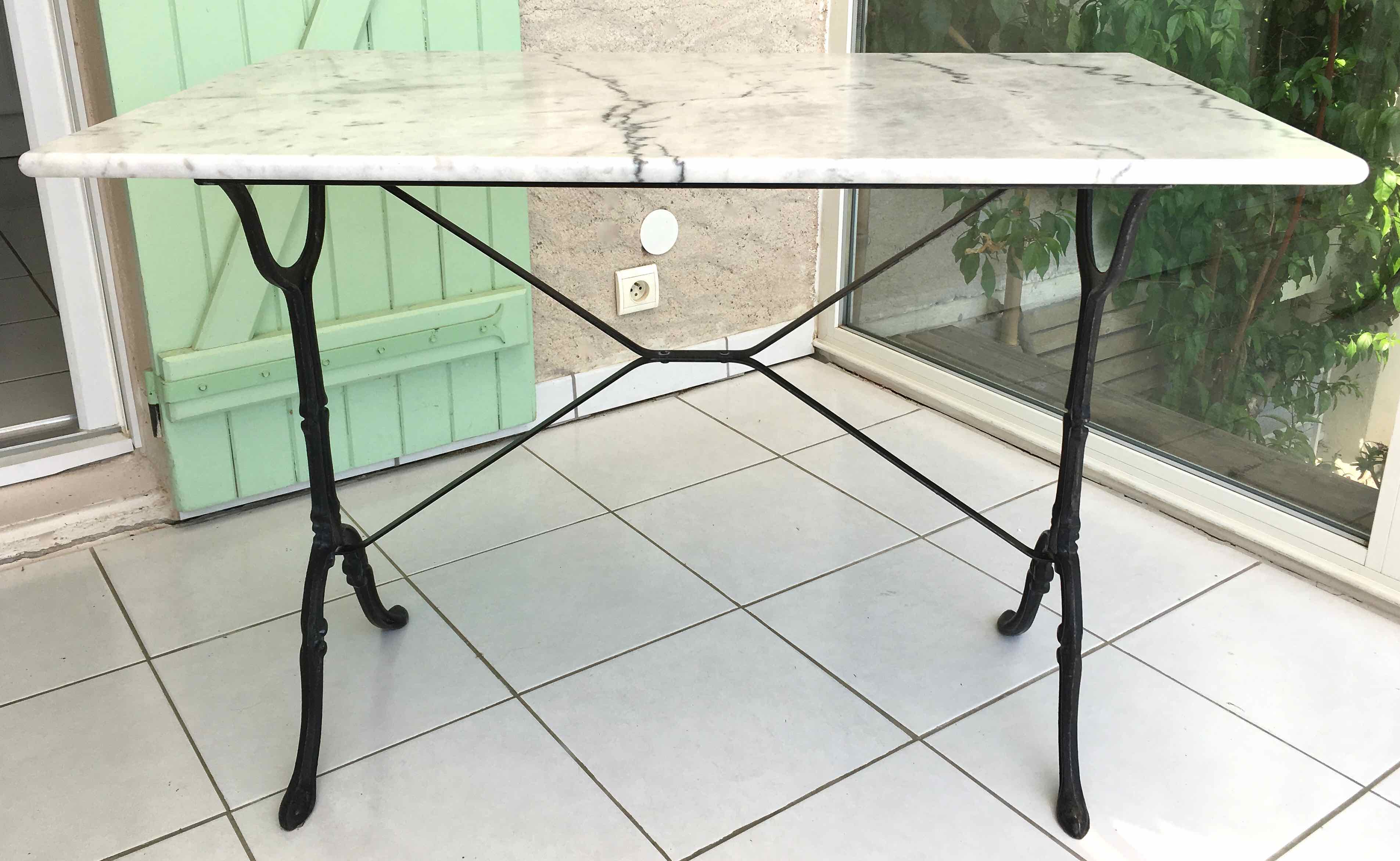 Table bistrot marbre et fonte