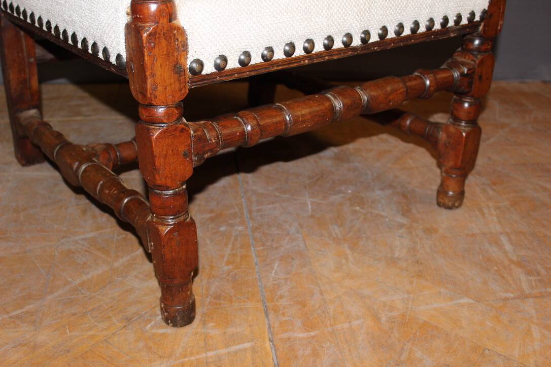 Louis xiv period rack armchair in walnut