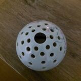 Vase boule pique fleurs