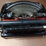 Smith first portable model 35 black typewriter usa 1937