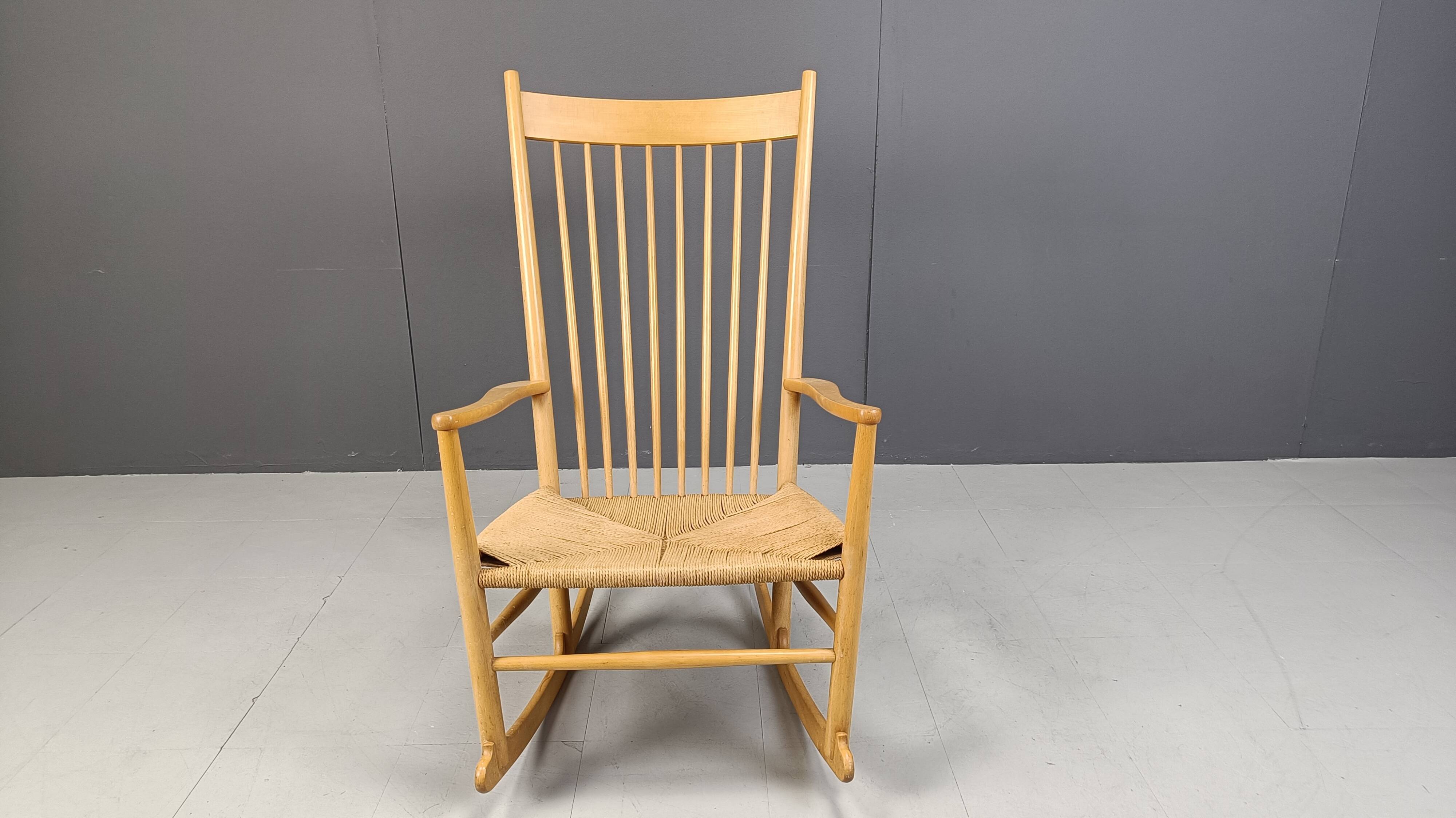 J16 rocking chair by Hans Wegner for FDB Mobler, 1960s