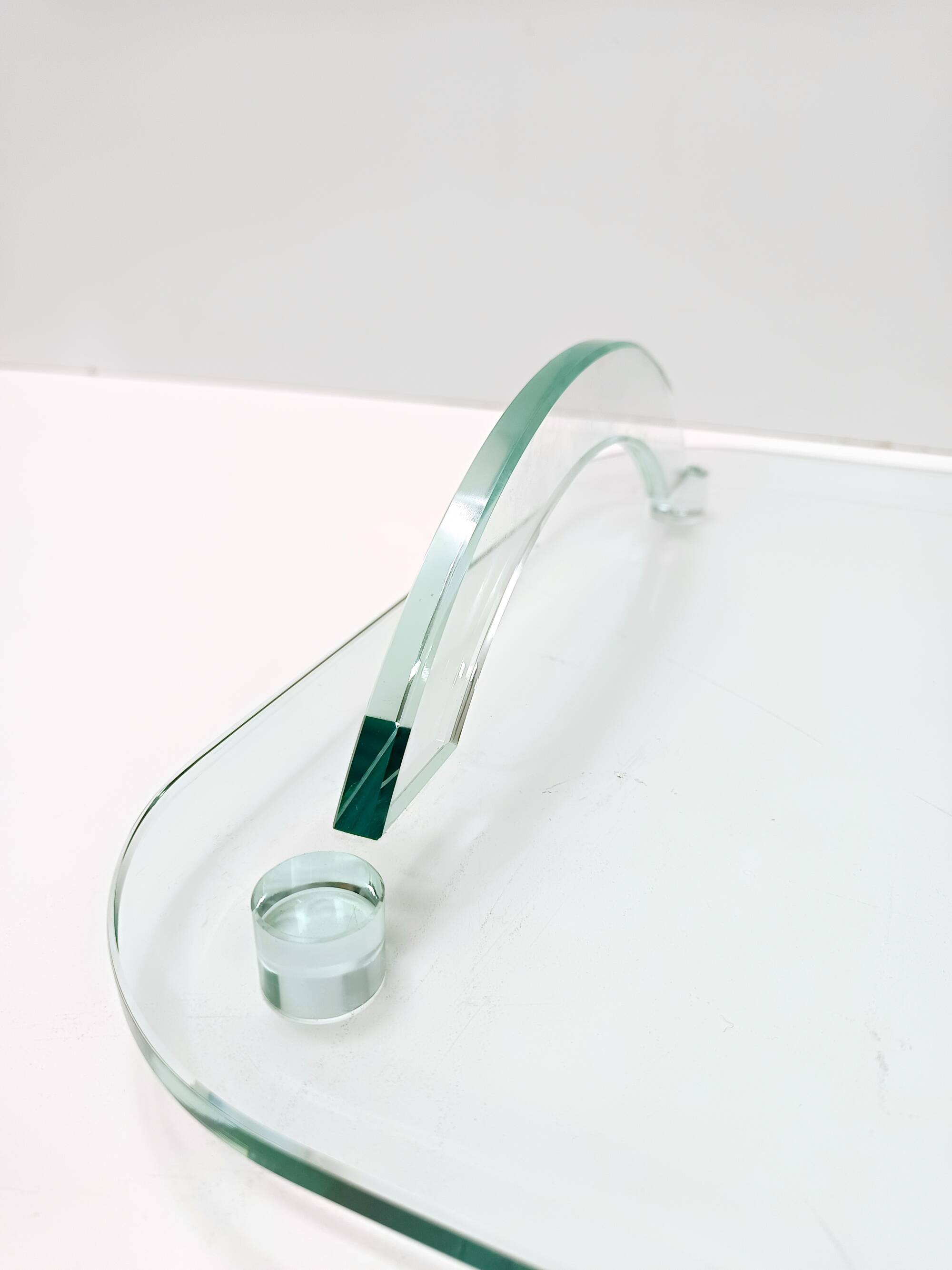 Plateau en verre transparent dans le style de Fontana Arte, Italie, années 1980.