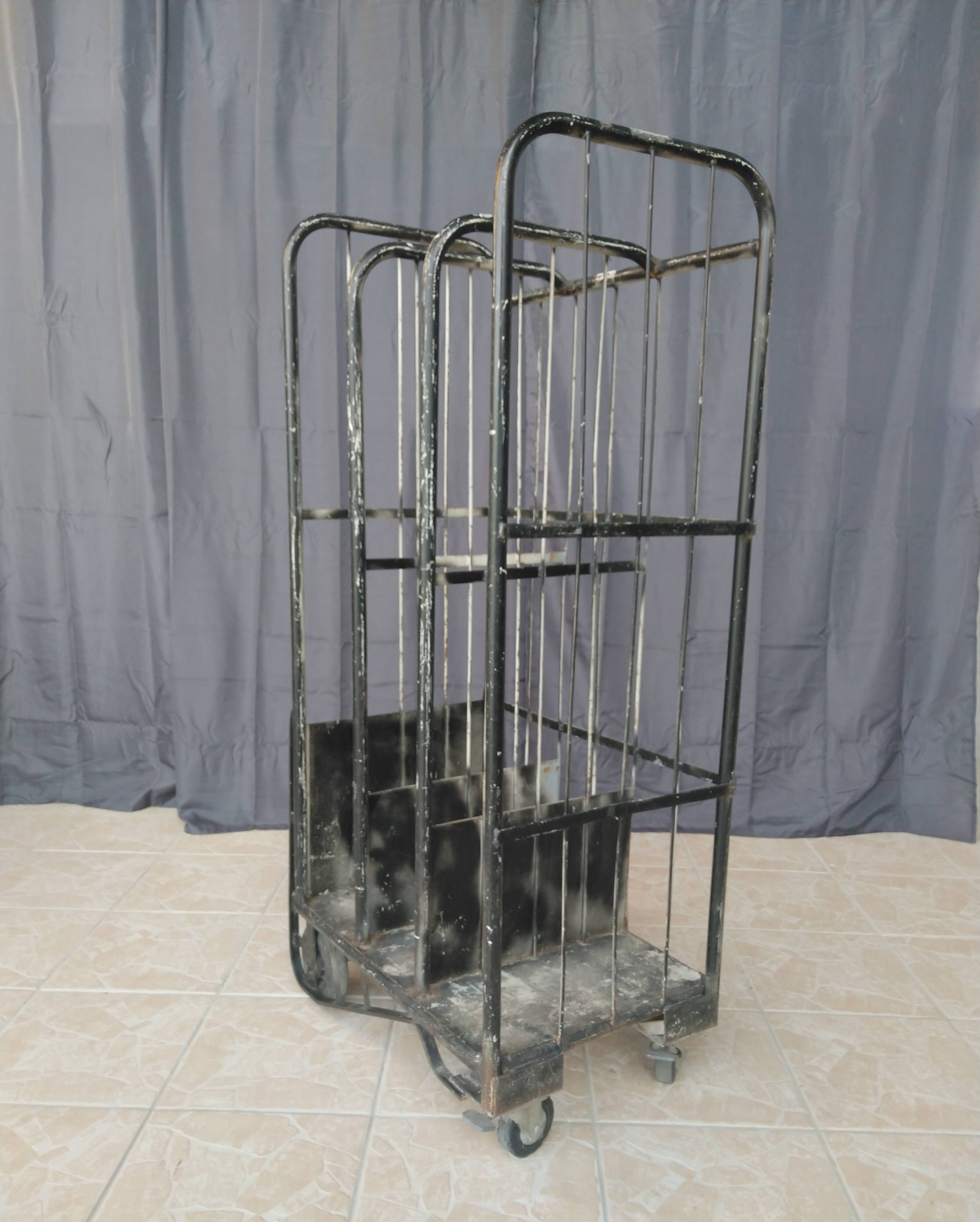 Postal sorting trolley with wheels