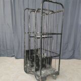 Postal sorting trolley with wheels