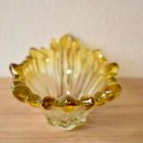 Corbeille vintage en verre moulé et teint en jaune