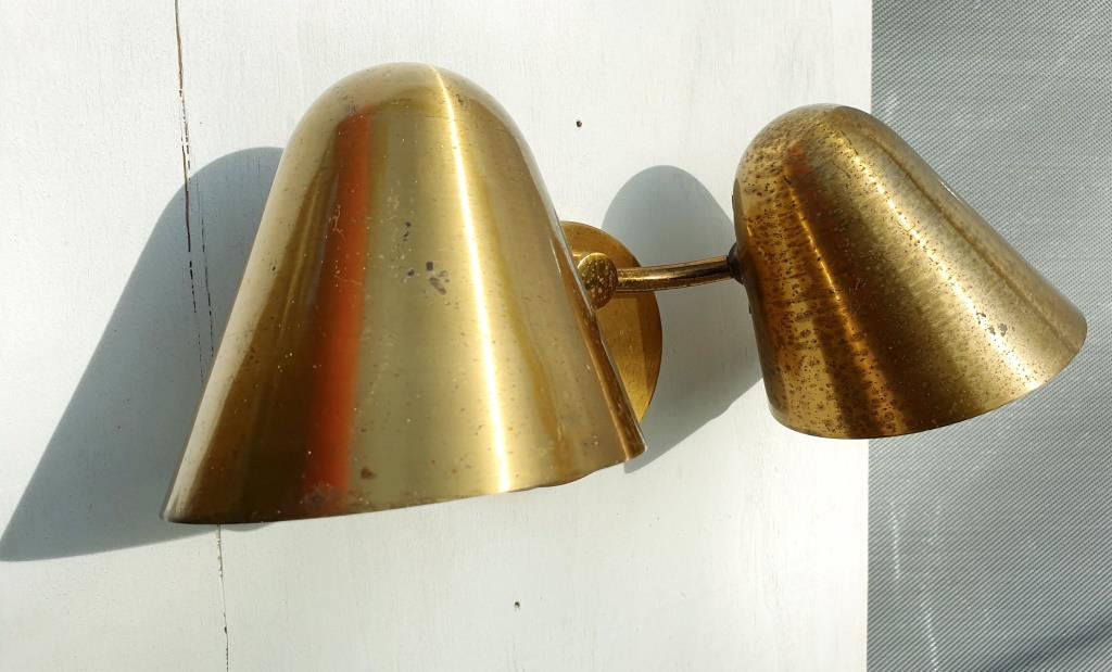 Double wall lamp adjustable brass cocottes
