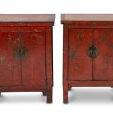 Deux buffets chinois en laque rouge. XIXe siècle.