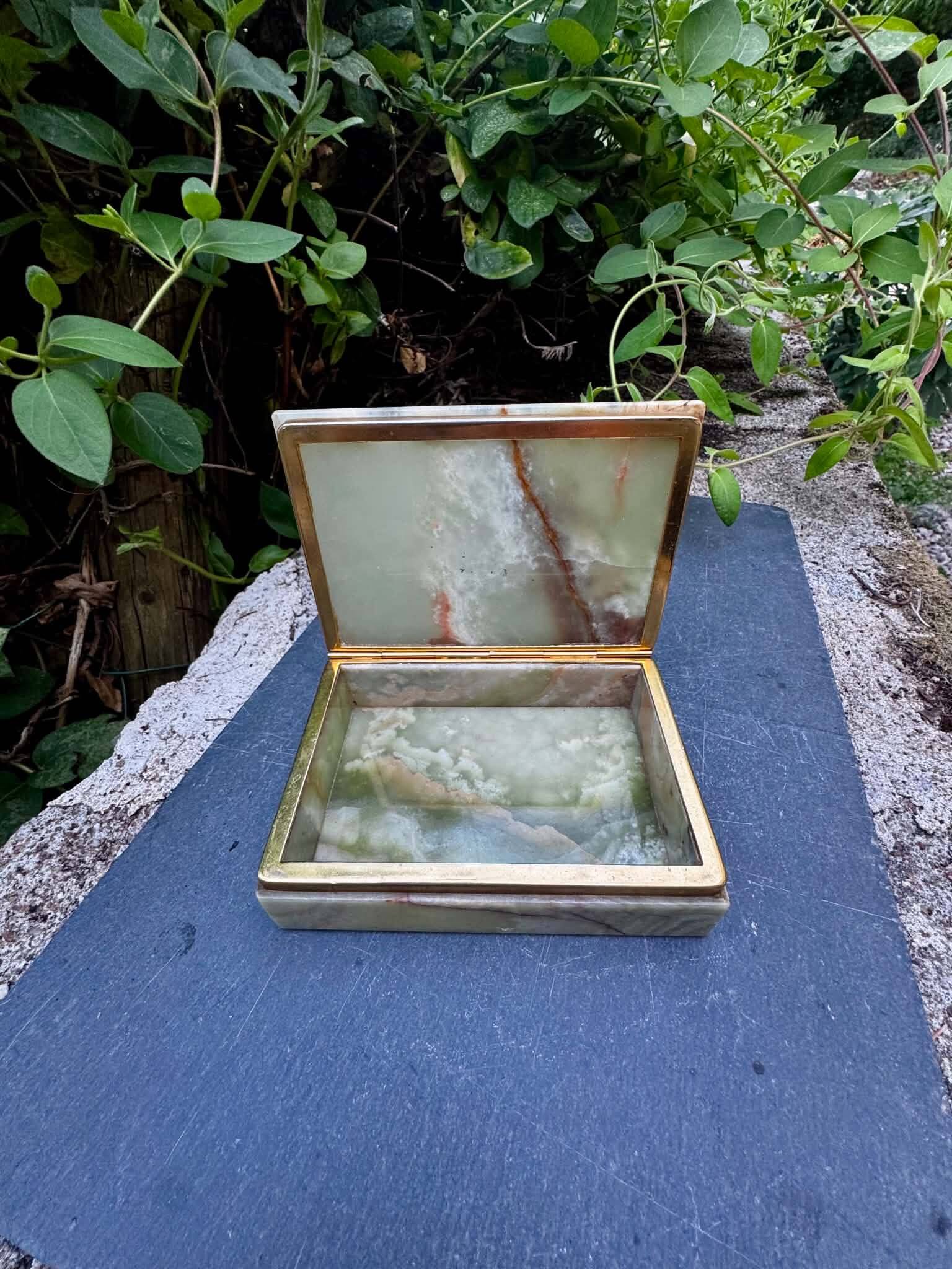 Onyx catchall from Pakistan, vintage 1960s.