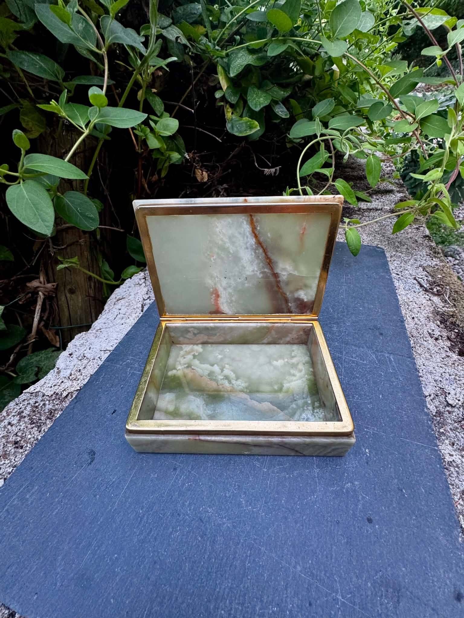Onyx catchall from Pakistan, vintage 1960s.