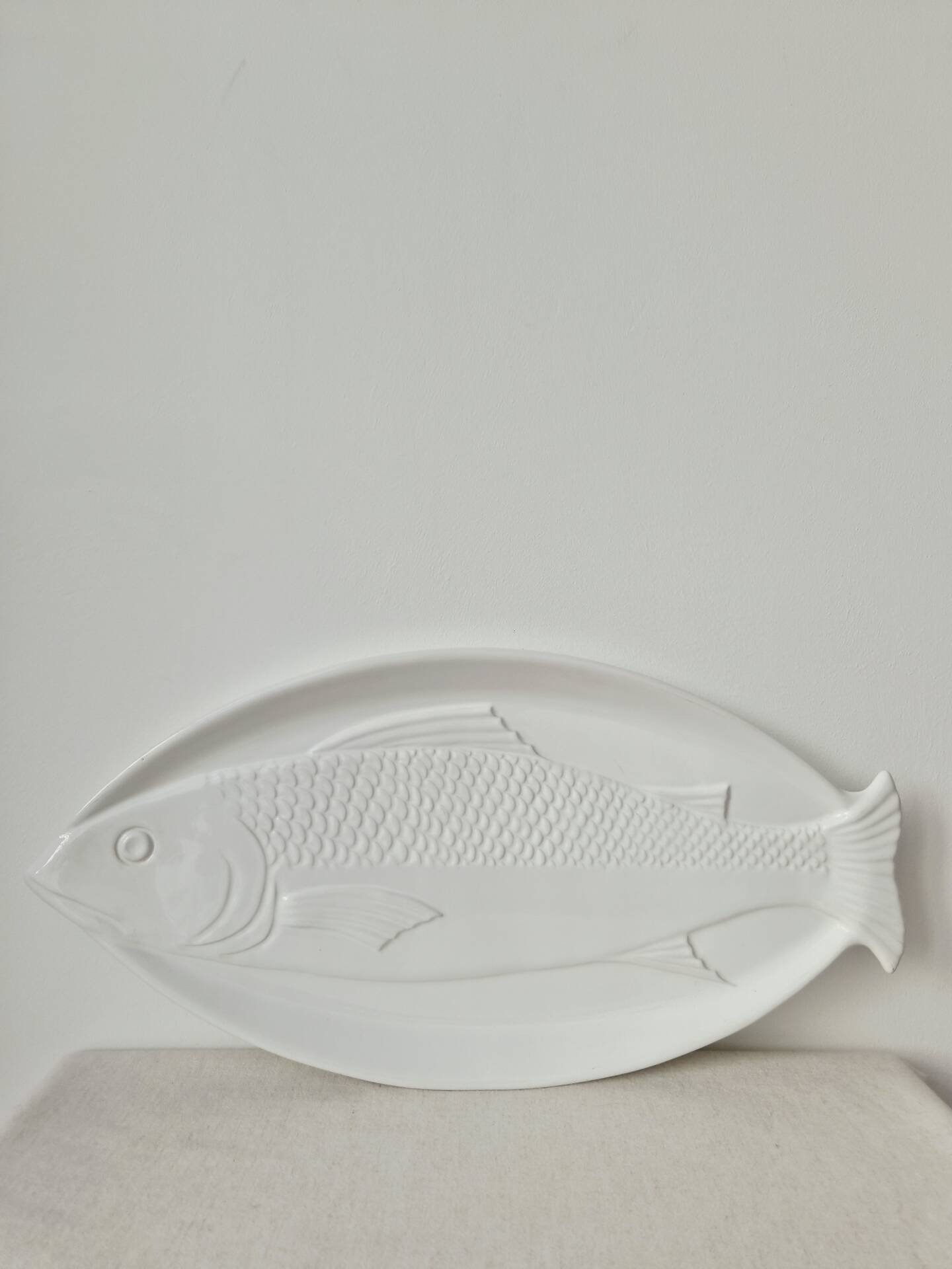 Large vintage ceramic plate "Fish" from Portugal -