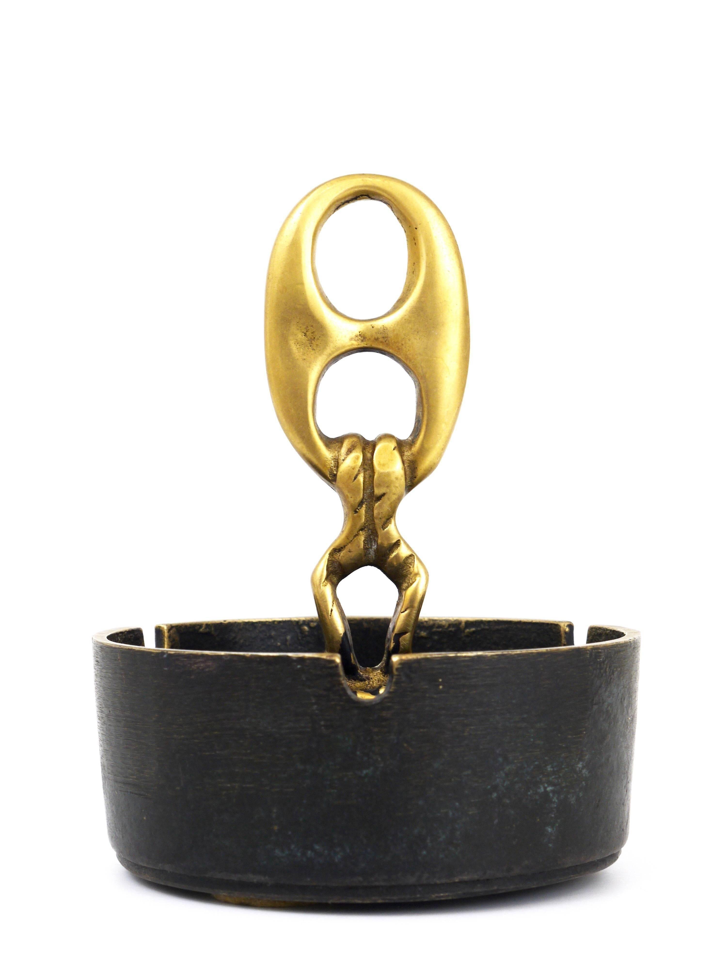 Mid-century modern brass ashtray with handle, Austria, 1950s.