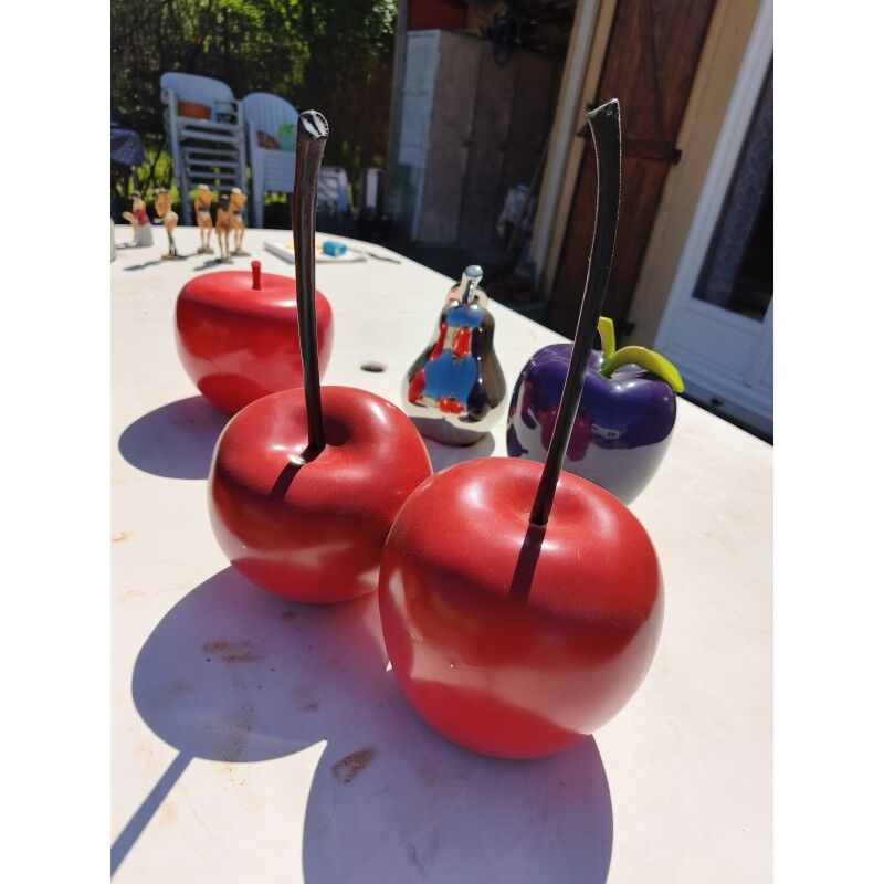 Vintage fruit set in resin and earthenware