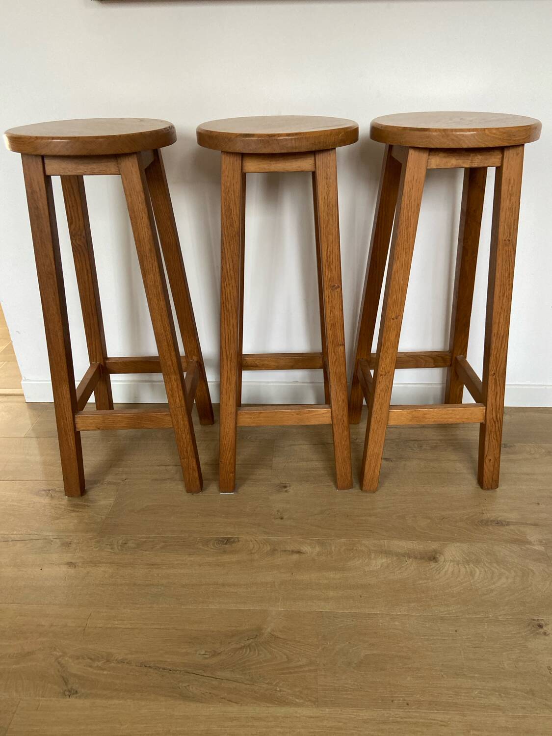 Set of 3 solid oak stools
