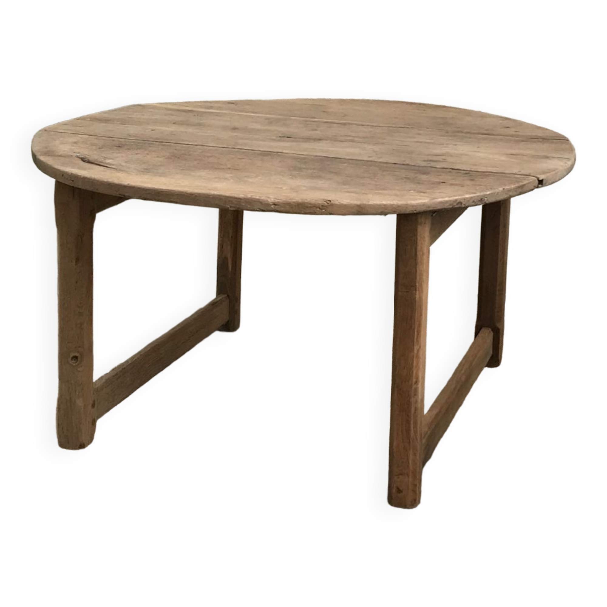 Round coffee table
