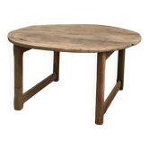 Round coffee table