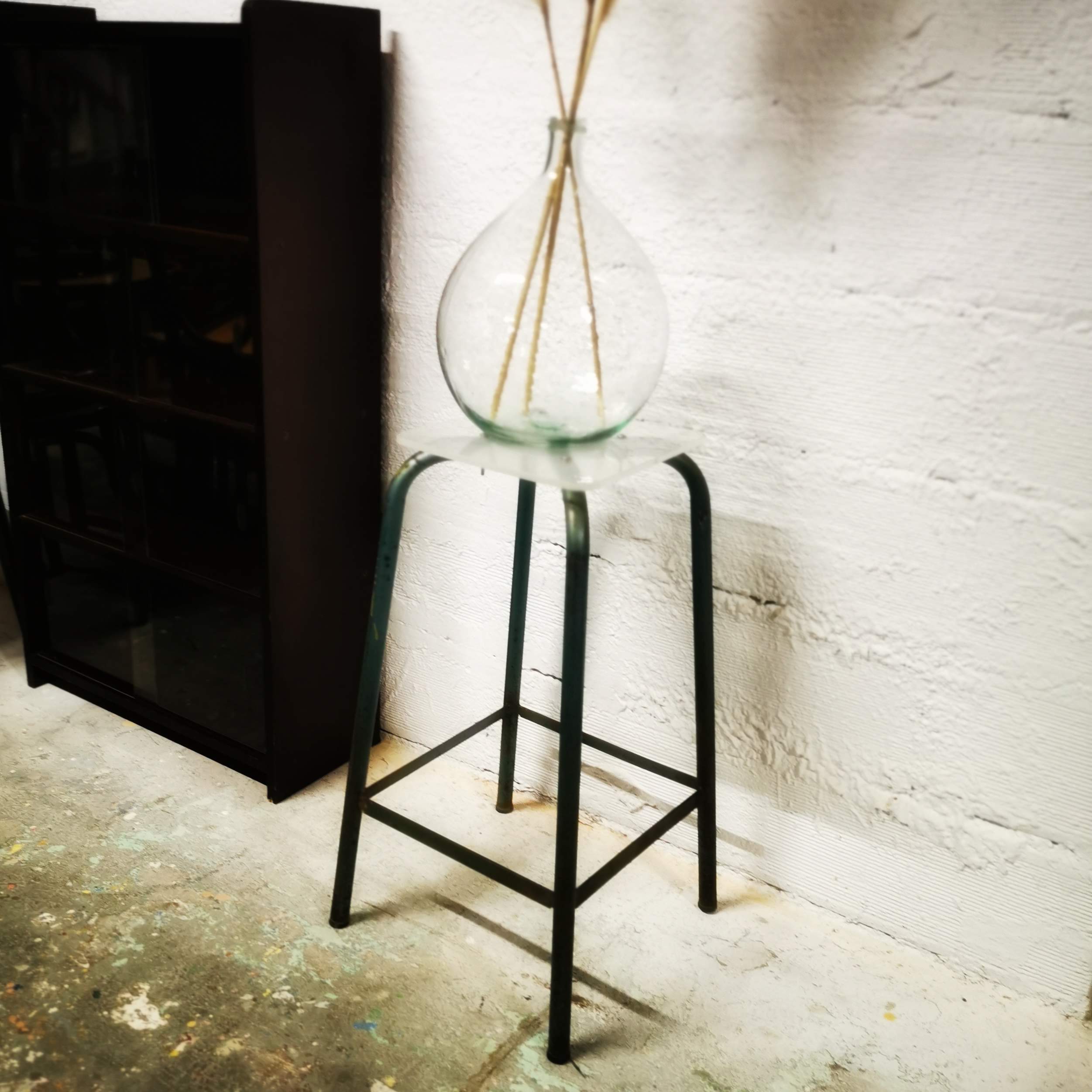 High industrial tabouret