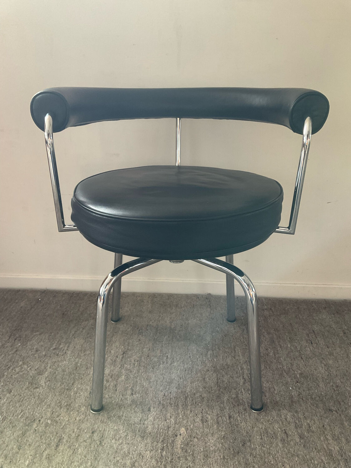 Swivel armchair of the 70
