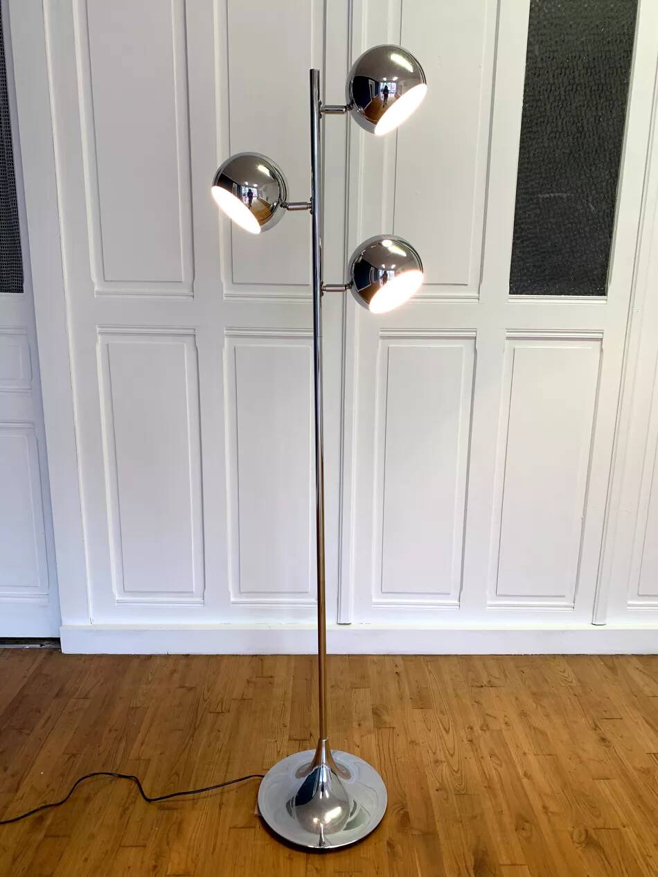 Lampshade eyeball tulip foot