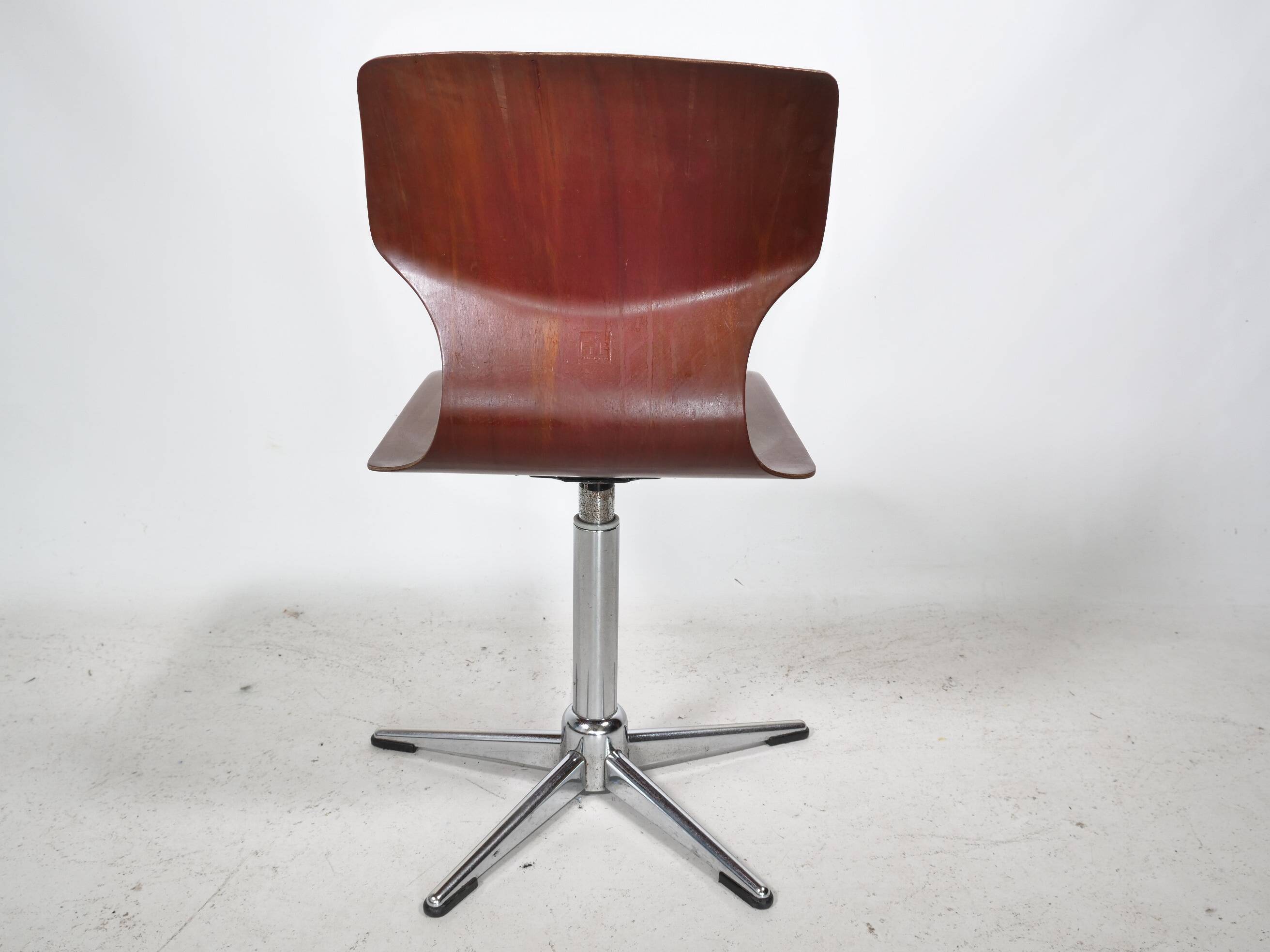 8 chaises pivotantes Flototto, années 70