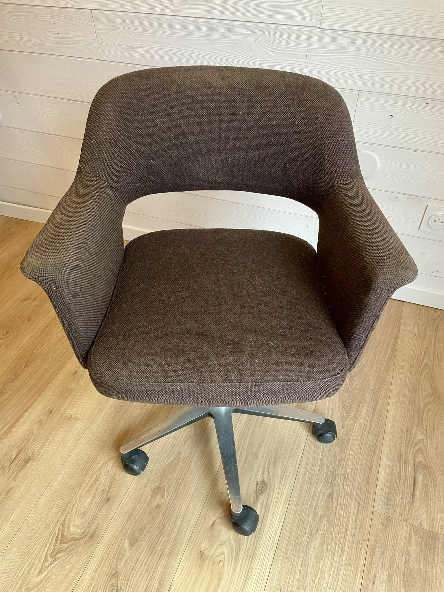 Vintage Mid-Century brown office chair with wheels from the 1970s.
