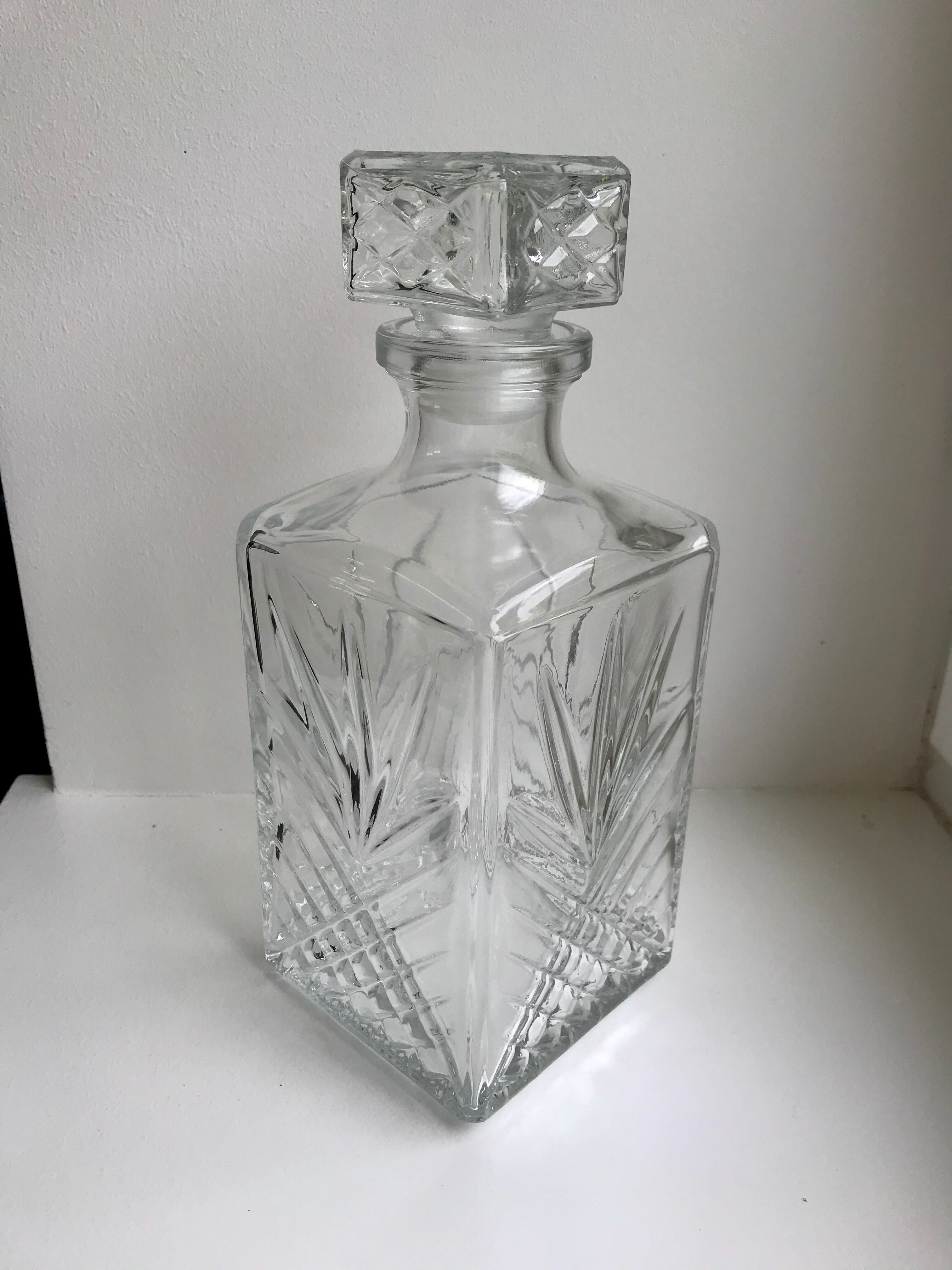 Set consisting of a carafé and 5 70s crystal whiskey glasses