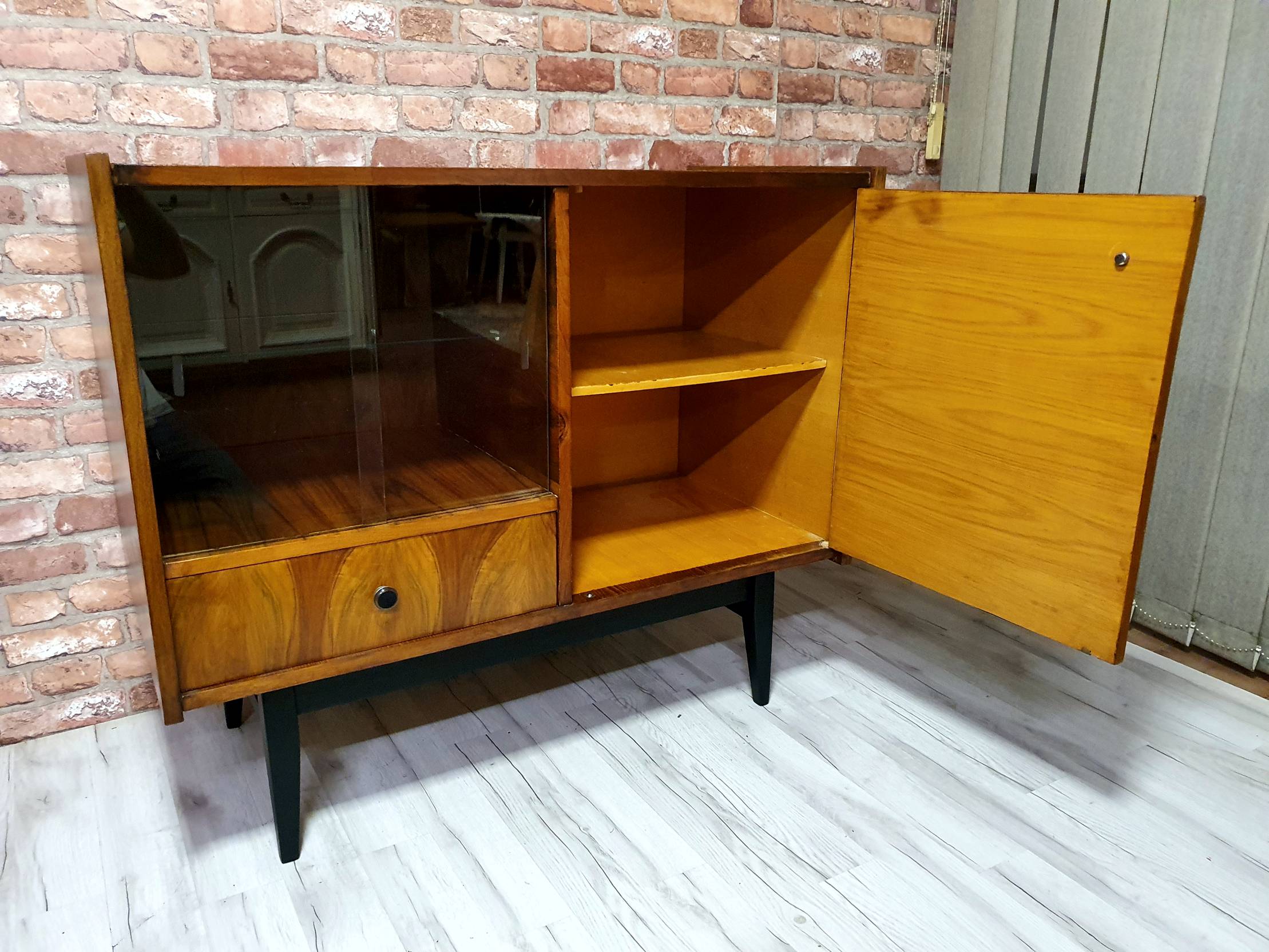 Commode Bilea 1969 Roumanie rétro vintage renouvelé